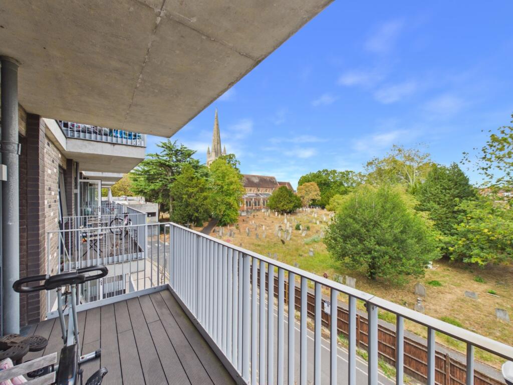 Apartment in Slough - View 4
