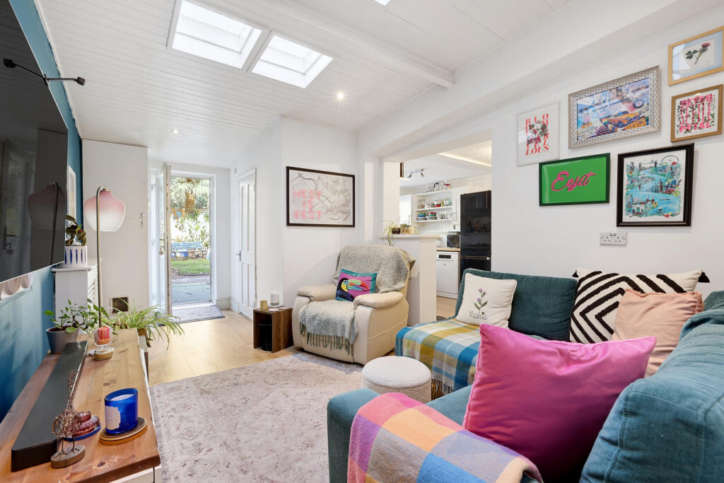 Apartment in Twickenham - More