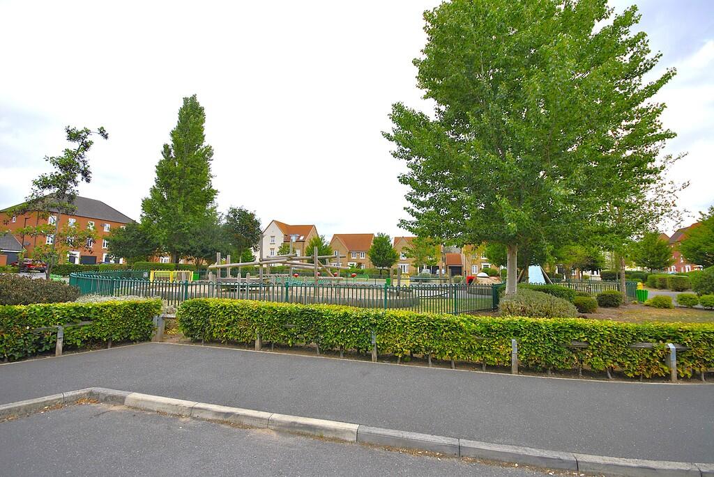 Buttermere Crescent, Lakeside photo 3