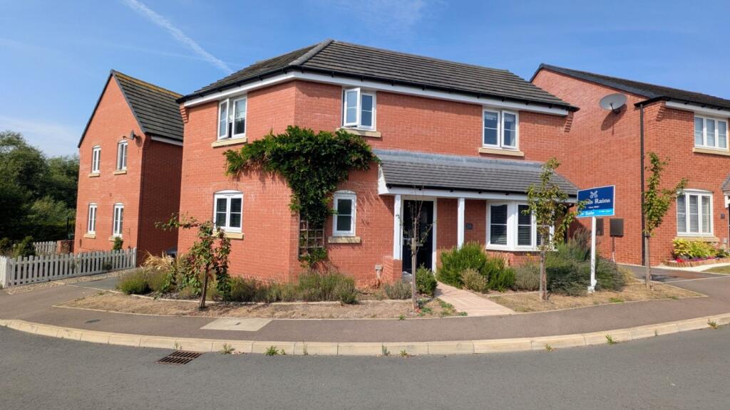 3-bed detached on Sladden Close, Badsey, Evesham, Worcestershire, WR11, £300,000