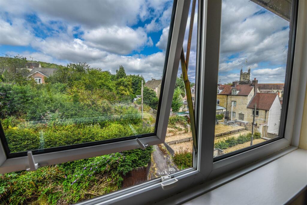 Apartment in Gloucester - View 2
