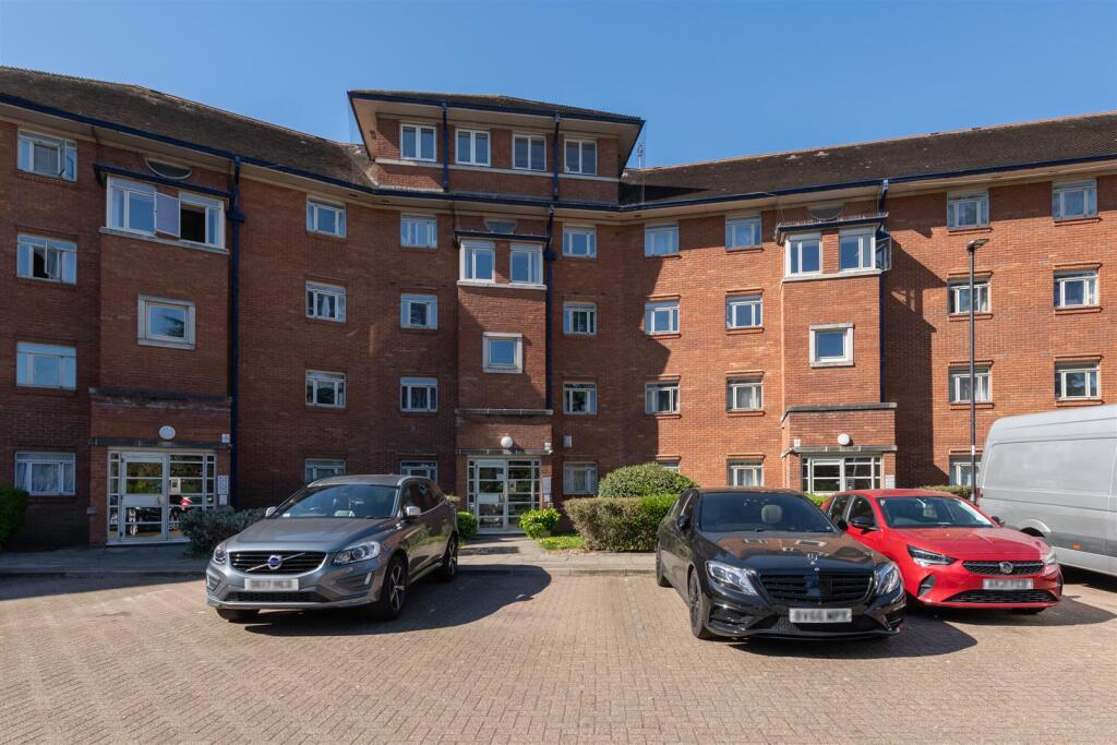 Main image of property: Bourneside Crescent, London, N14