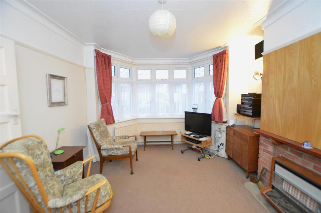 Jubilee Avenue, Whitton photo 2