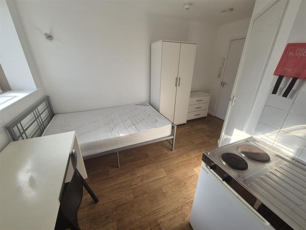 Additional image 2 of Bills Included, Self Contained Studio