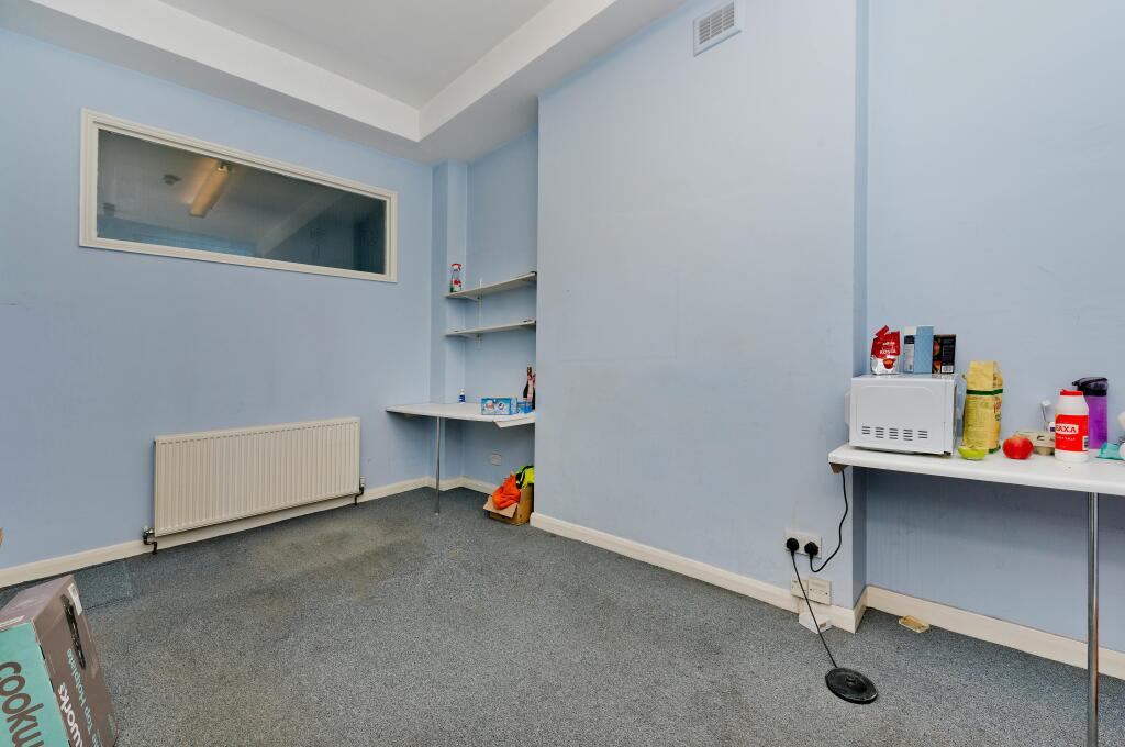 11 clapham pk rd6711.jpg
