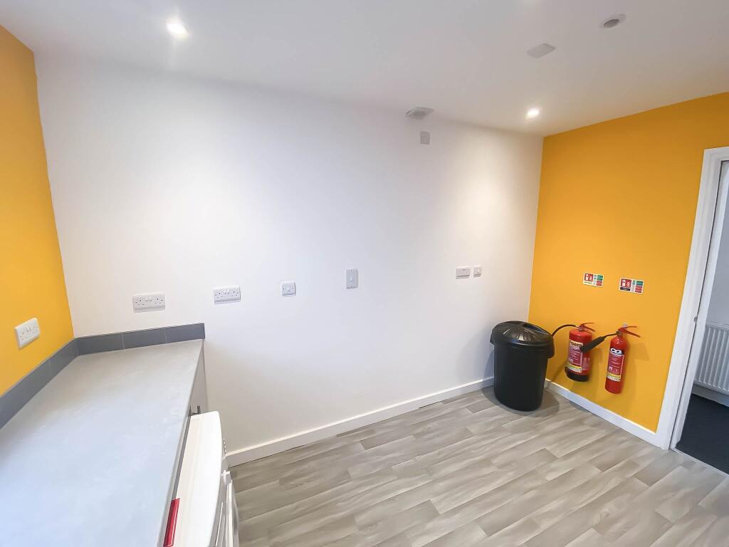 Apartment in Stoke-on-Trent - View 5