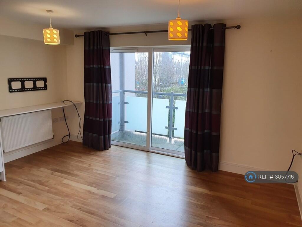 Apartment in Reigate and Banstead, Surrey - View 5