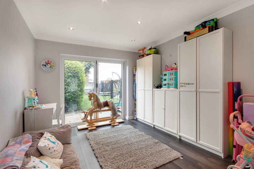 Norwood Lane, Meopham, Gravesend, Kent, DA13 0YB - View 4