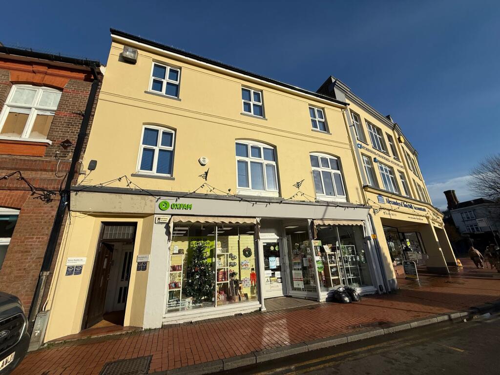 Main image of property: High Street, 86 The Broadway High Street, HP5