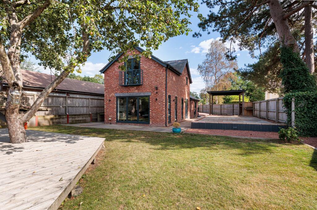 Main image of property: Hoole Road, Chester, CH2