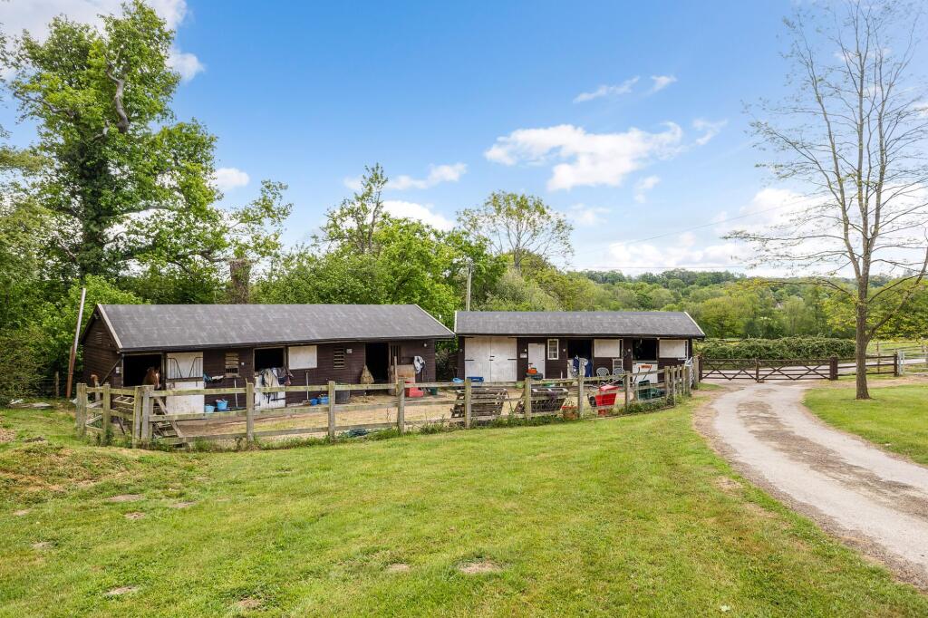 Homestall Stud, Ashurst Wood, RH19 - View 4