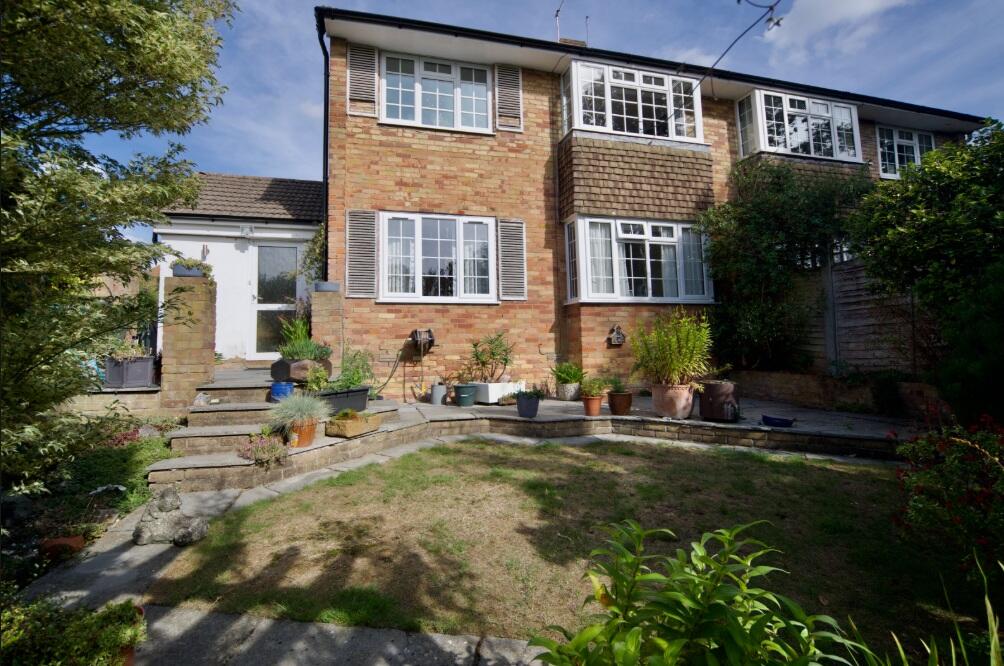 Apartment in Enfield - View 4