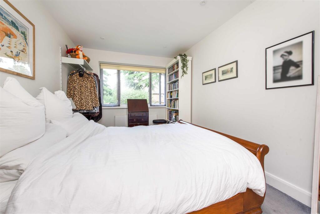 Apartment in Twickenham - View 5