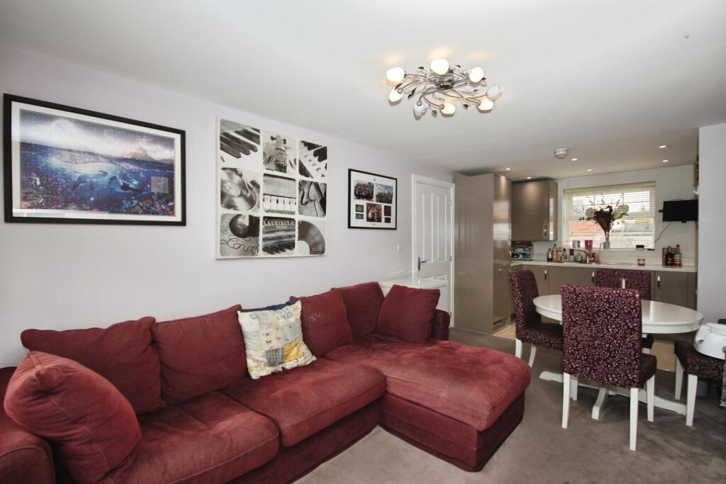 Vickers Way, Warwick, Warwickshire, CV34 photo 2