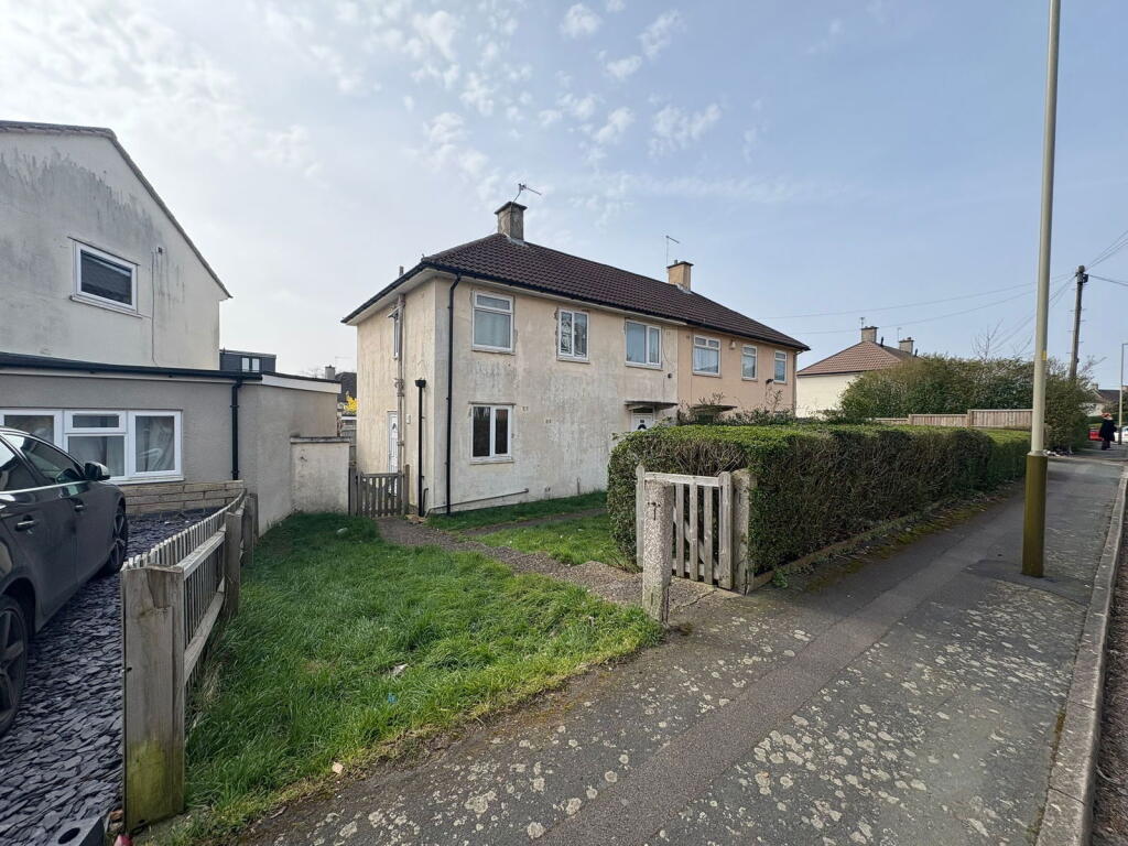 3-bed semi-detached on Ringwood Road, Leicester, LE5 1SH, £200,000