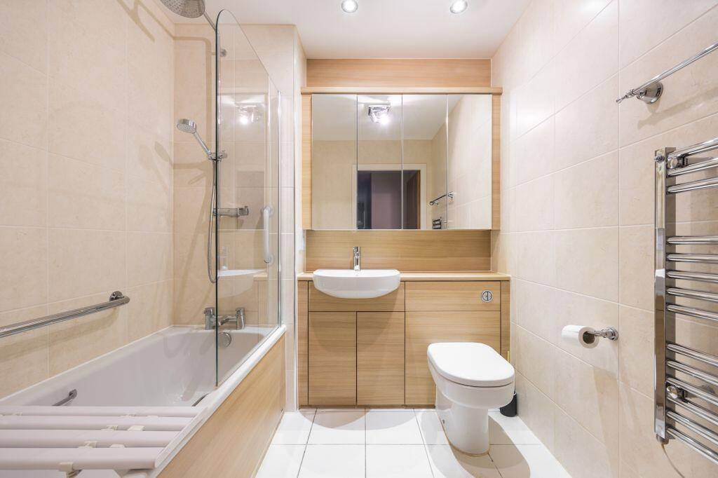 Apartment in Edinburgh - More