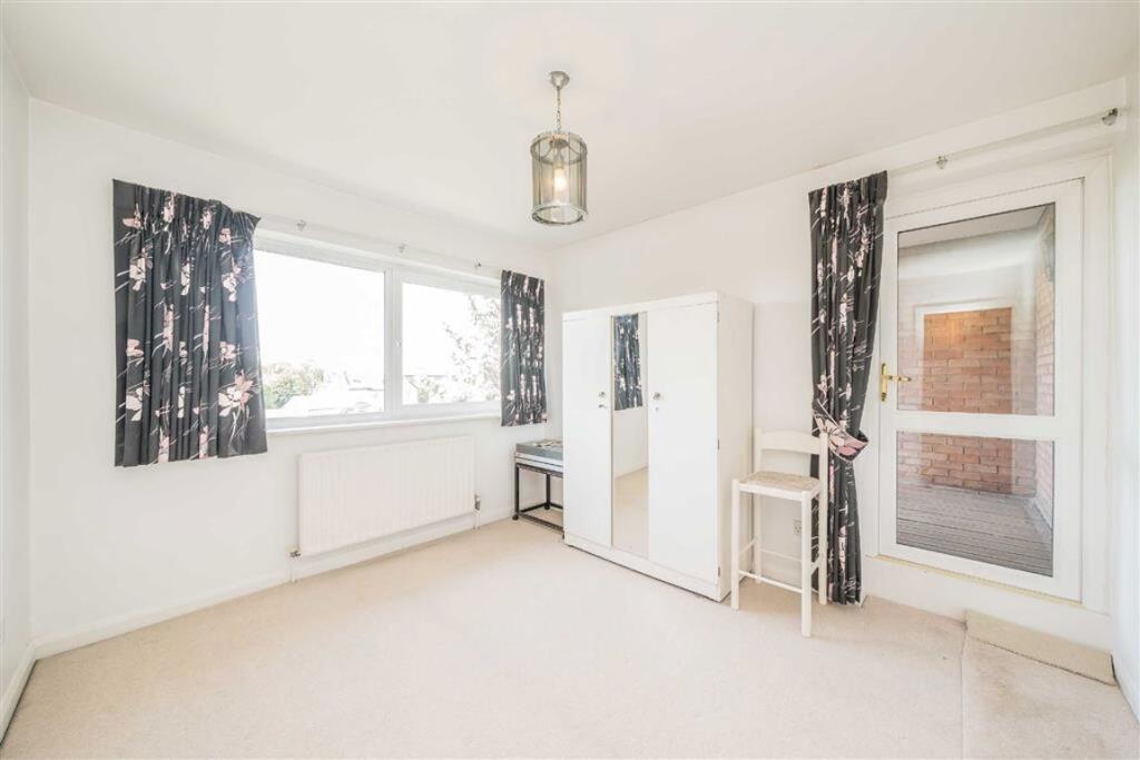 Apartment in Twickenham - More