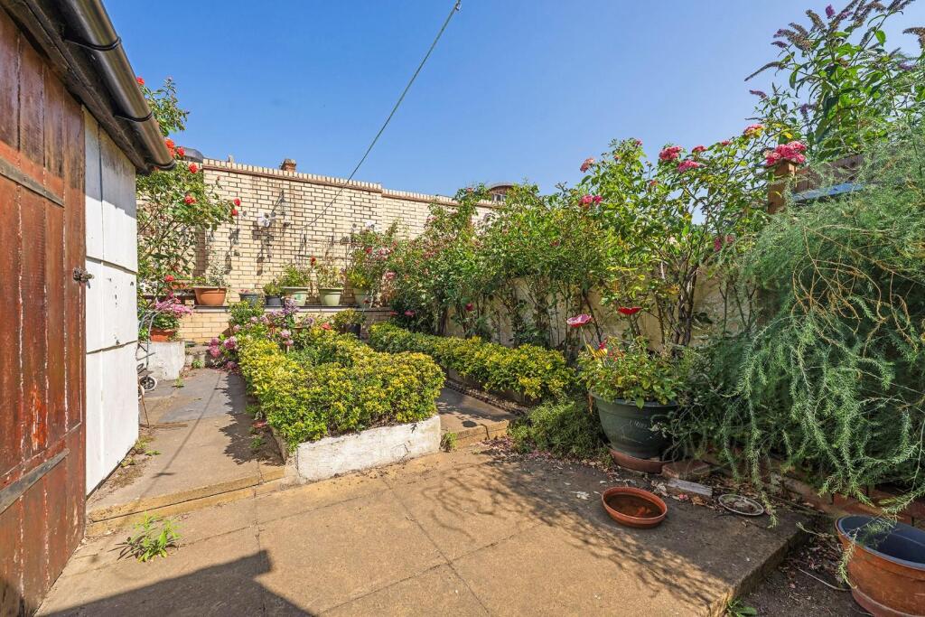 House in London - View 2