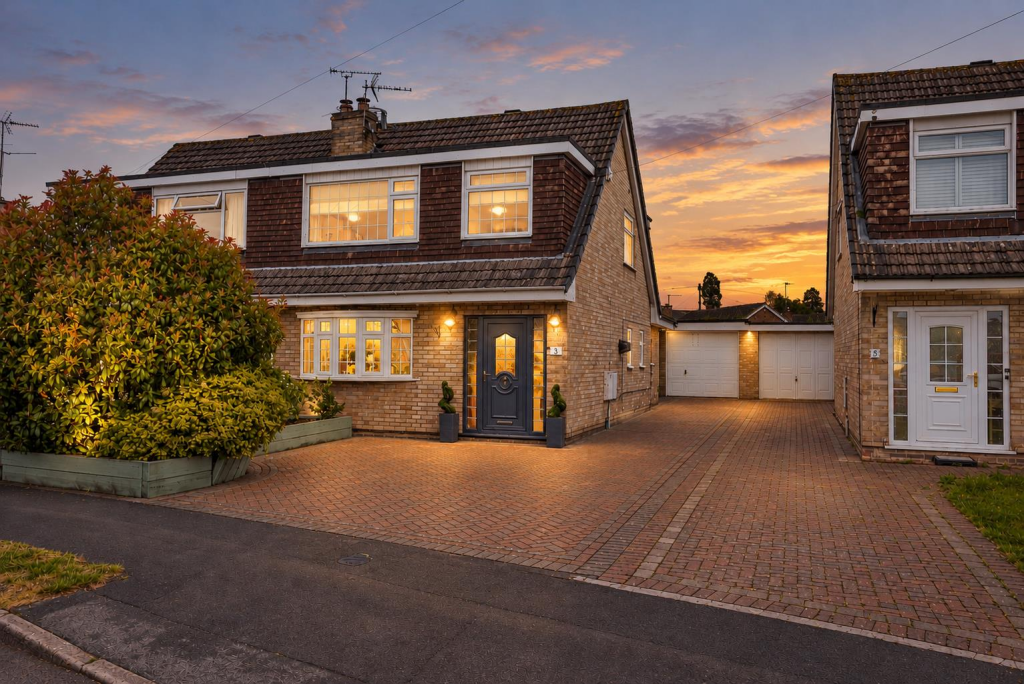 Main image of property: Vancouver Avenue, Radcliffe-On-Trent, Nottingham