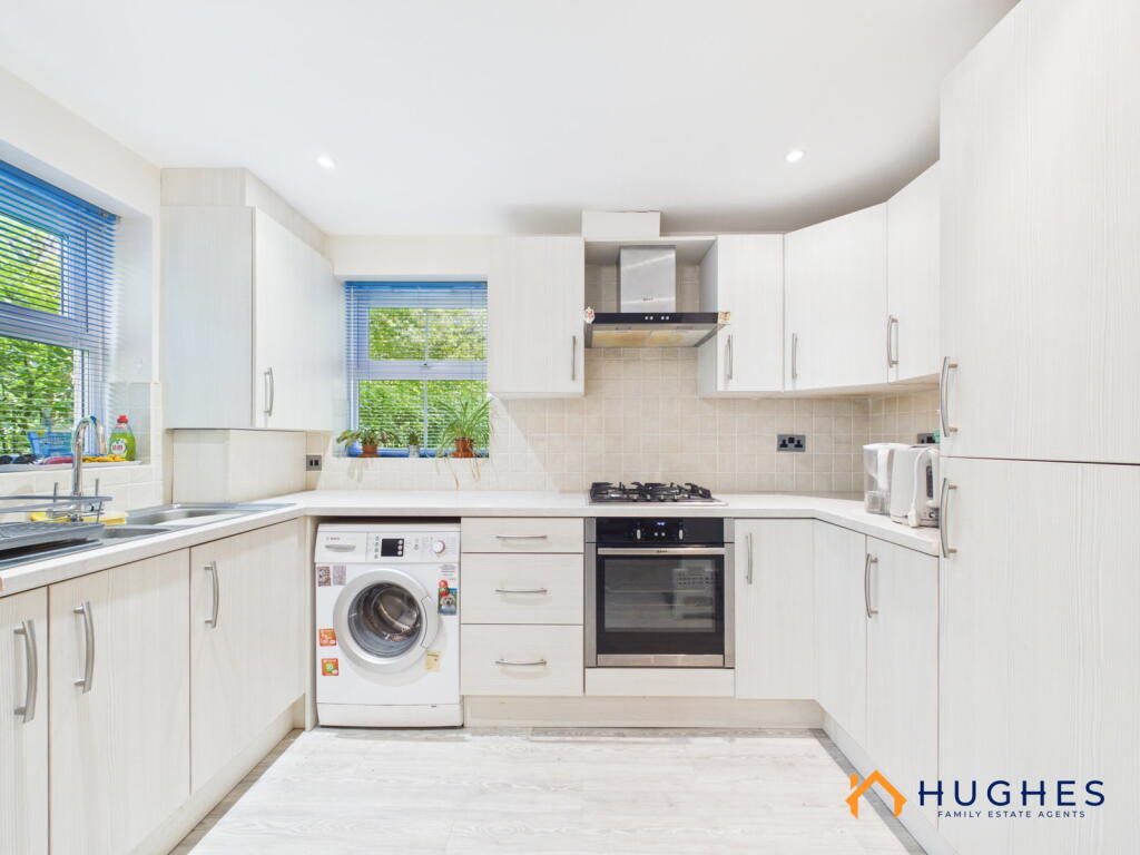 Apartment in Sheffield, Bradfield - View 3