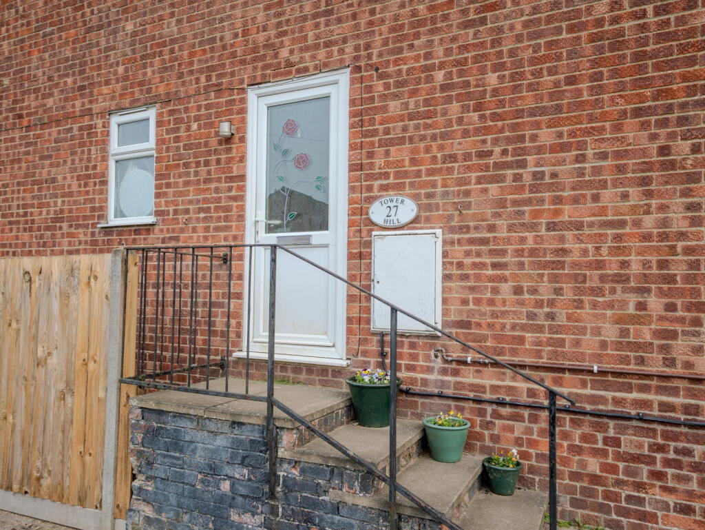 4 bedroom end of terrace house for sale in Tower Hill, Beccles