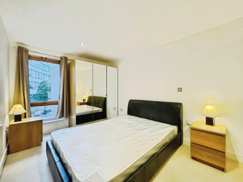 Apartment in Leeds, West Yorkshire - More