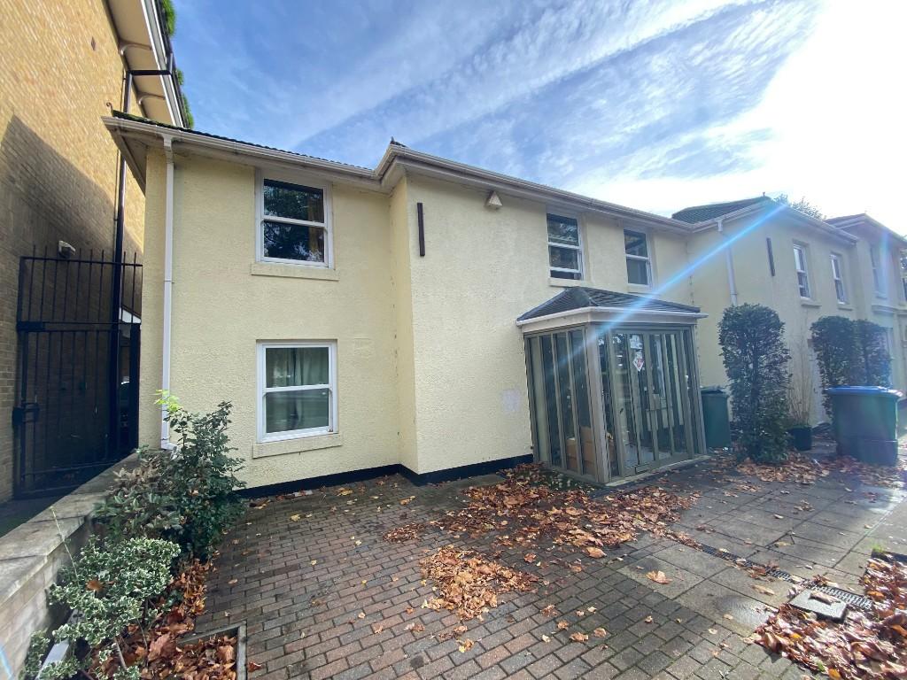 Main image of property: 1A The Avenue, Southampton, Hampshire, SO17