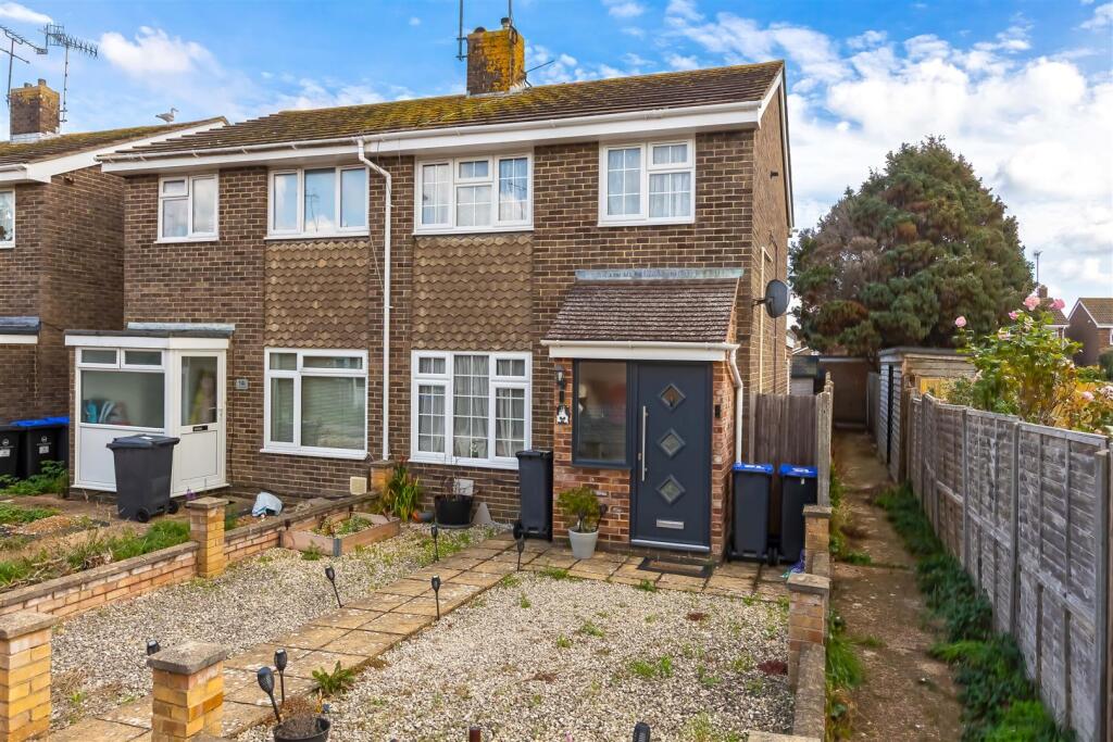 3-bed terraced on Lychpole Walk, Goring-By-Sea, £315,000