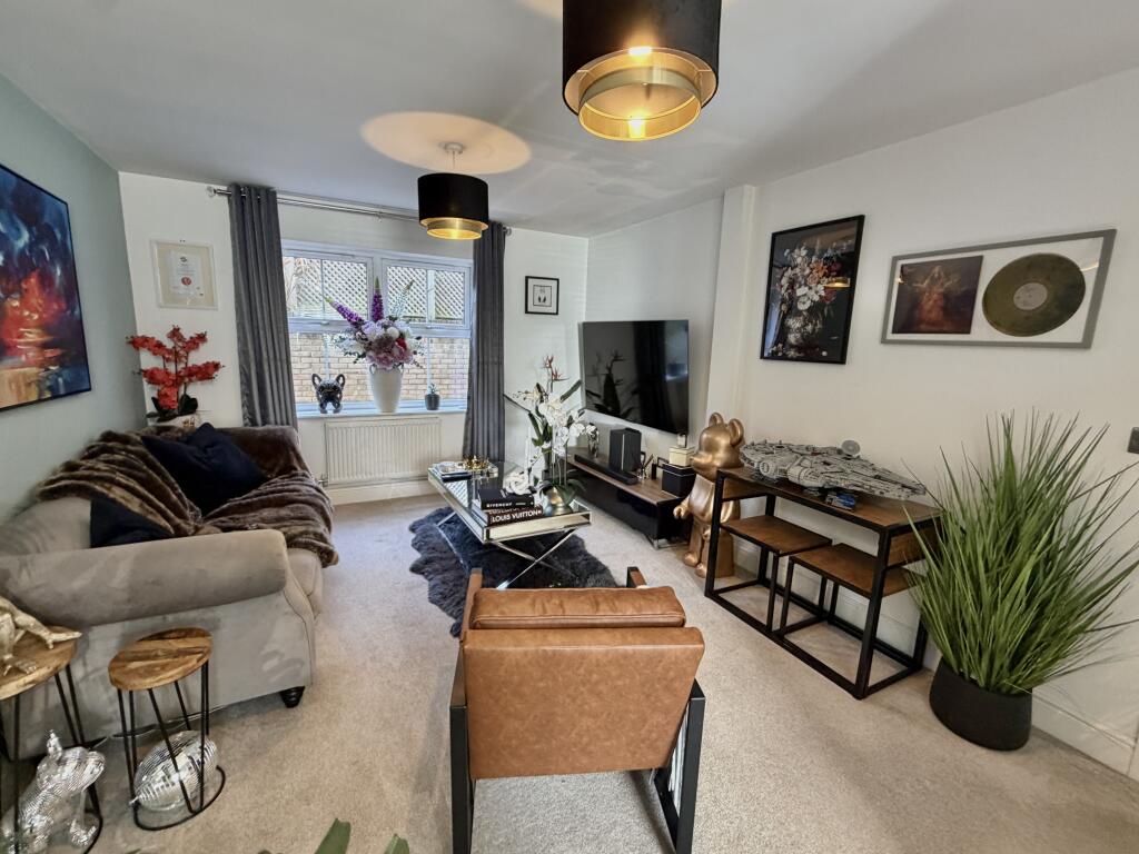 Apartment in Rushden, North Northamptonshire - View 2