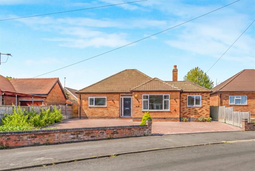 4-bed detached on Newfield Avenue, Kenilworth, £725,000