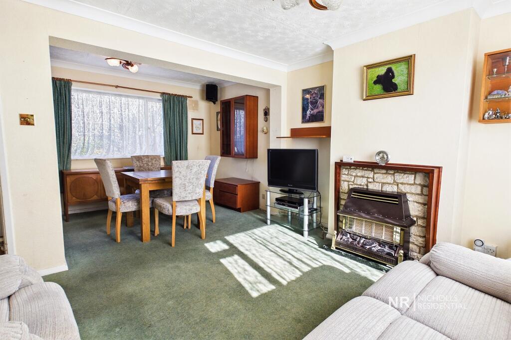 House in London, Royal Borough of Kingston upon Thames - View 3