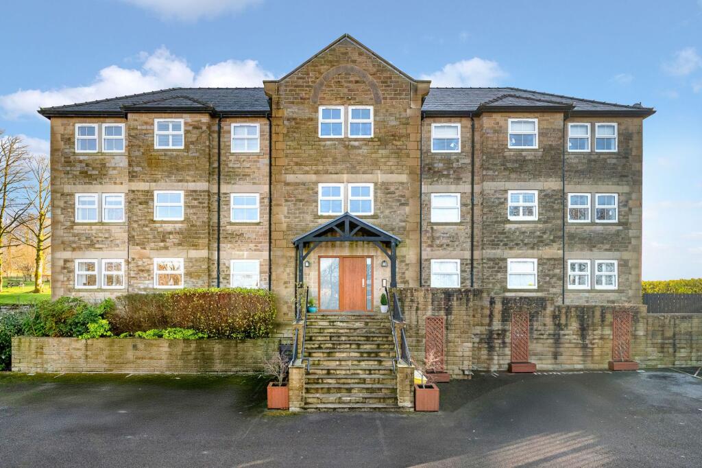 2-bed flat on Wadham's Court, Crowthorn, £200,000
