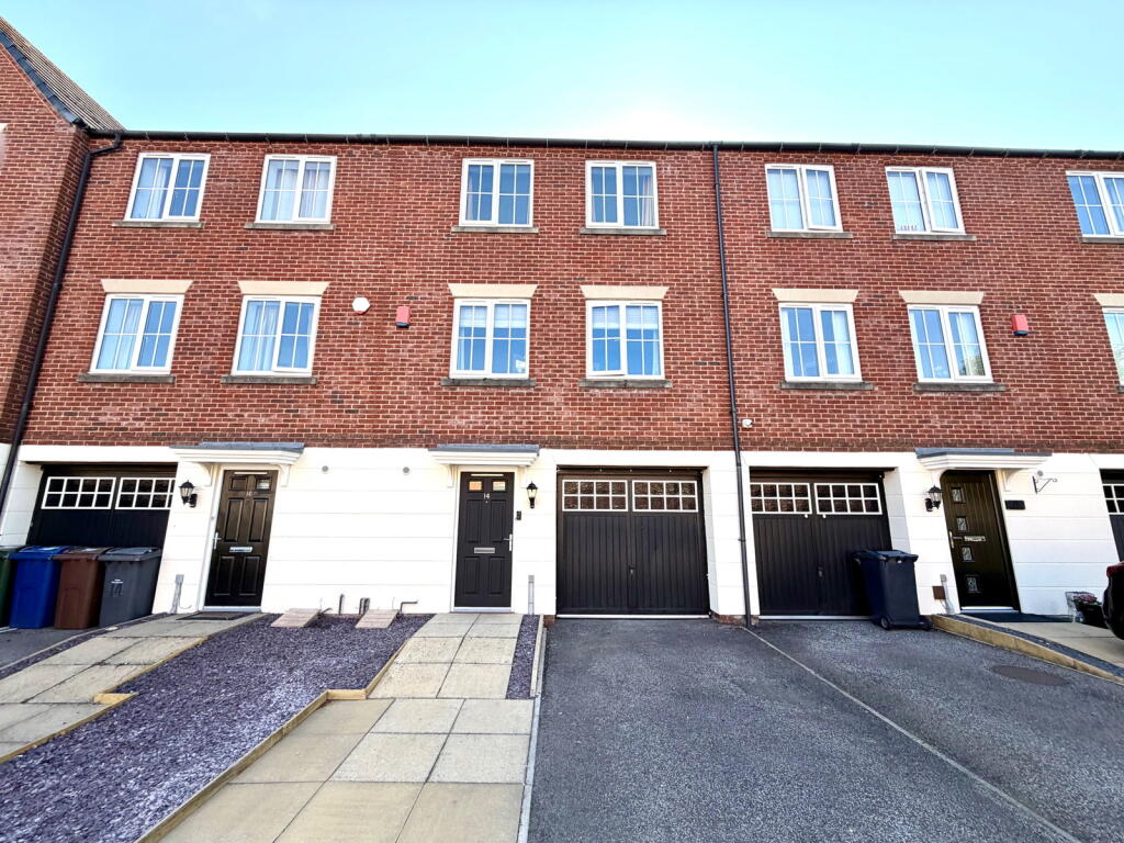 4-bed house on Chauntry Avenue, Penistone, Sheffield, S36 6EE, £269,995