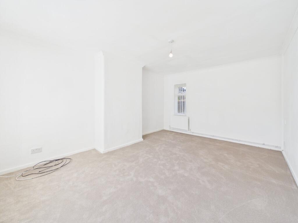 Second Avenue, Carrbrook, Stalybridge, Greater Manchester, SK15 photo 2