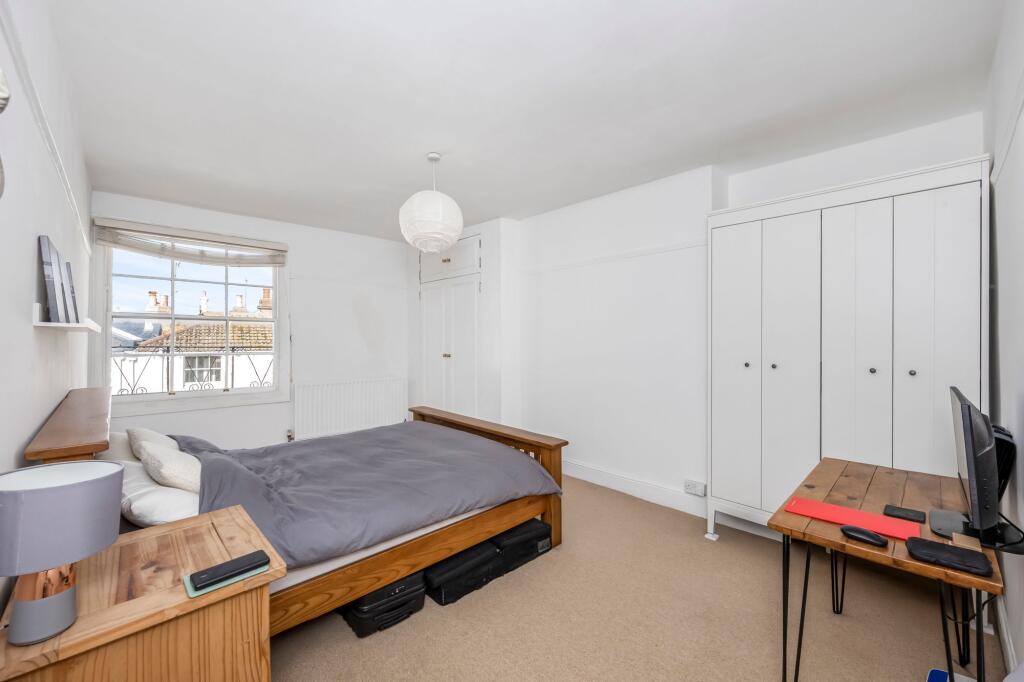 Apartment in Brighton - View 4