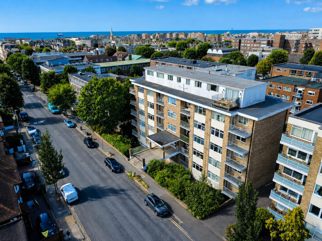 Apartment in Hove, Brighton and Hove