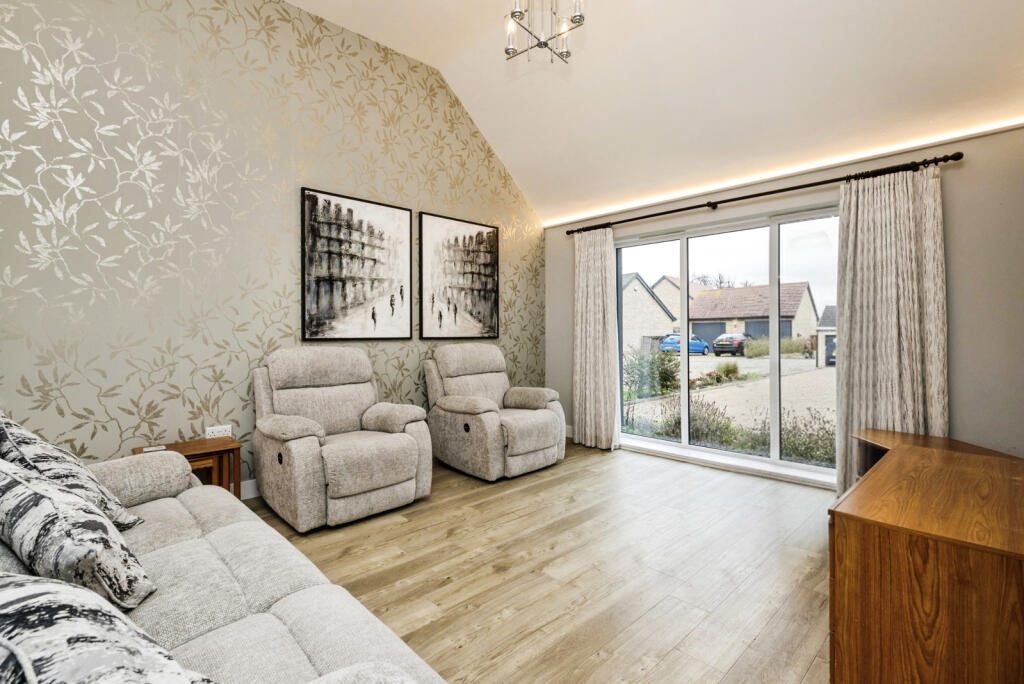 Larkfield, CAMBRIDGE, Cambridgeshire, CB21 photo 3
