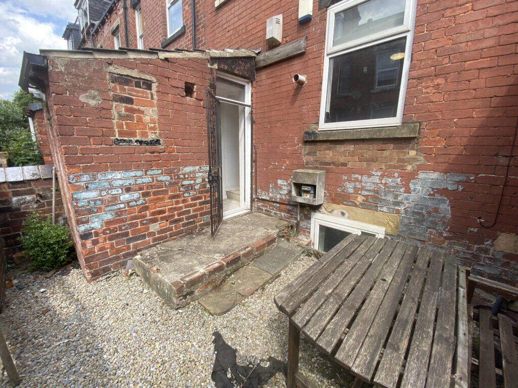 6 bedroom terraced house for rent