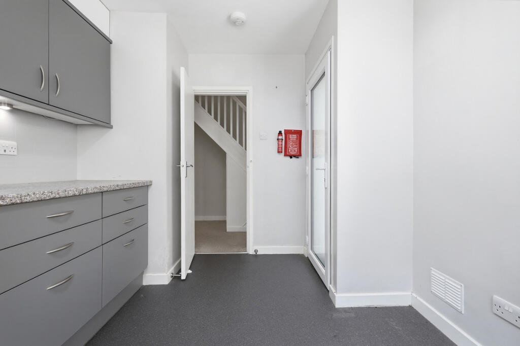 House in Southend-on-Sea - View 4