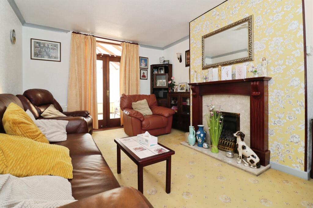 East Crescent, Duckmanton, CHESTERFIELD - View 2