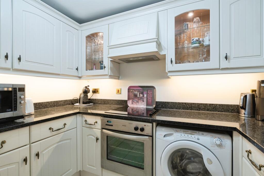 Apartment in Southampton - View 5