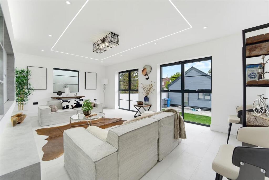 House in Twickenham - View 5