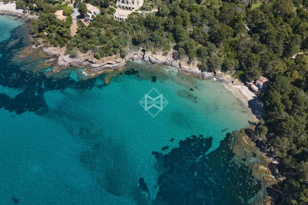 Main image of property: Provence-Alps-Cote d`Azur, Var, Rayol-Canadel-sur-Mer