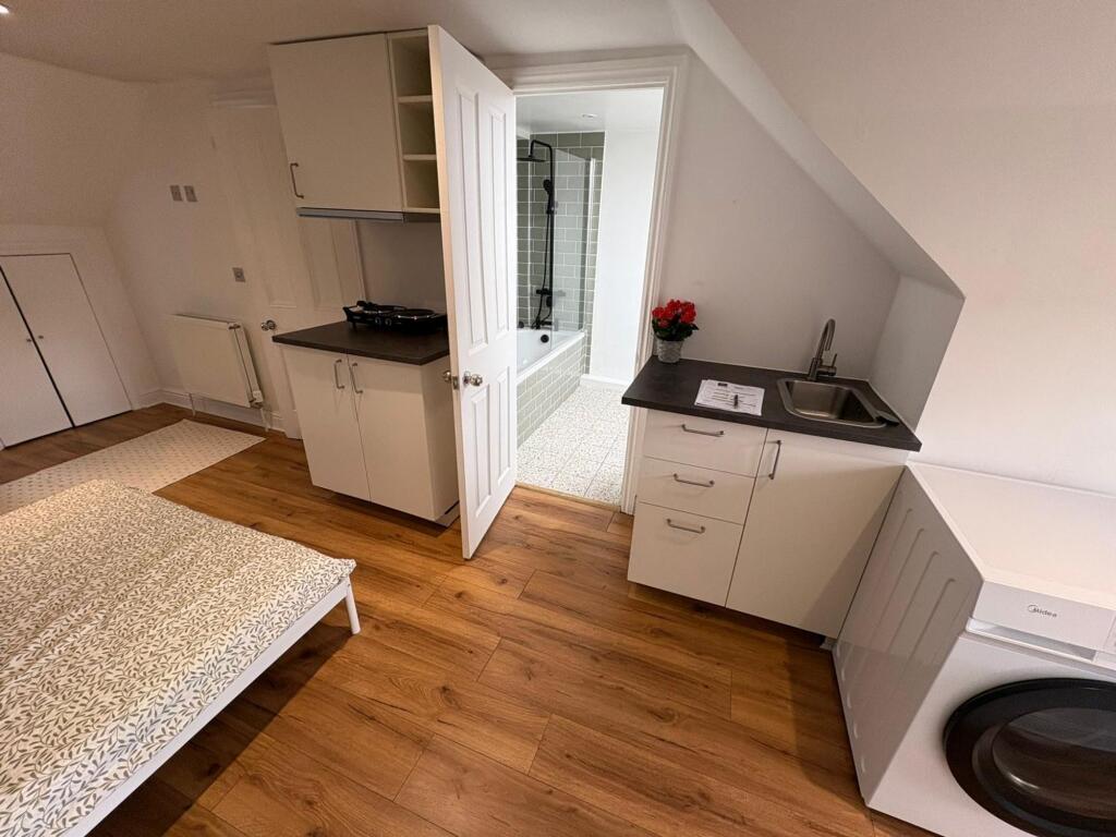 Studio flat for rent