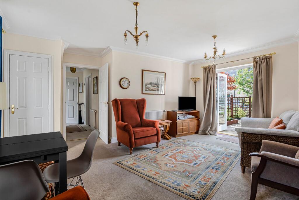 House in Gloucester - View 3