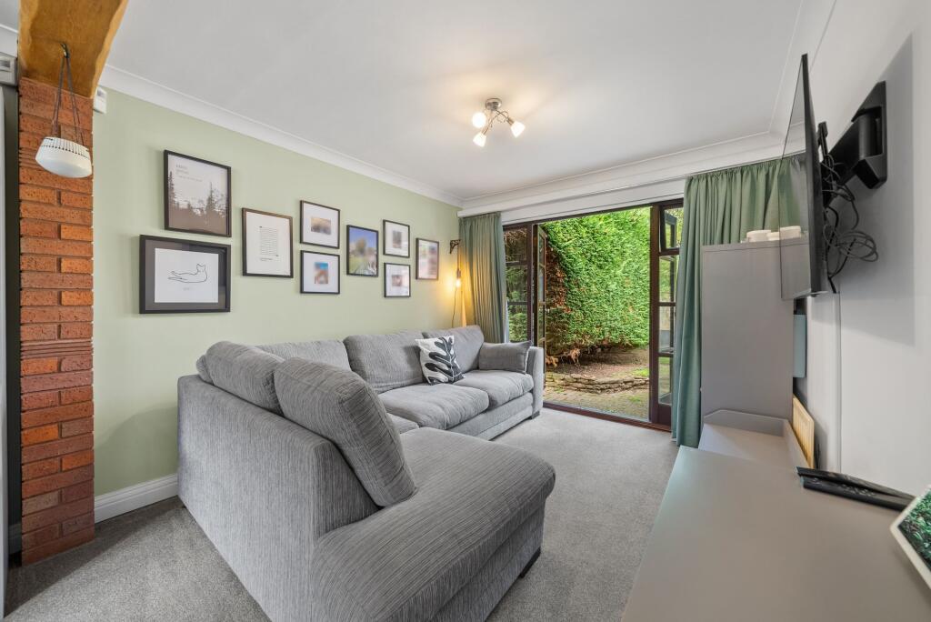 House in Worcester - View 5