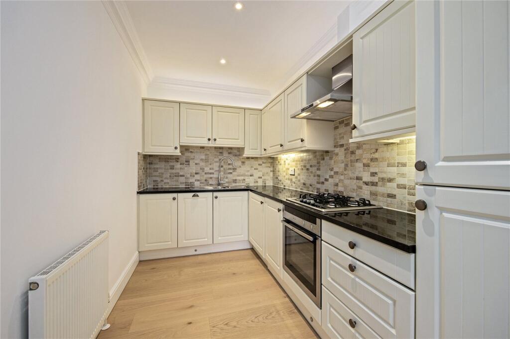 House in London, Petersham - View 4