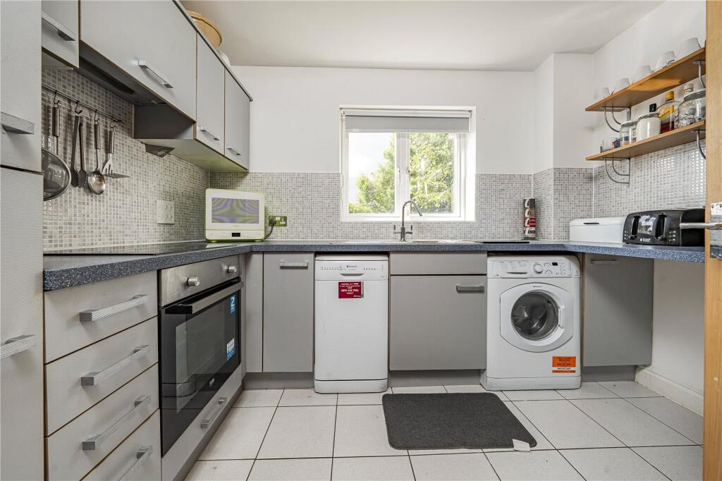 Apartment in Twickenham - View 4