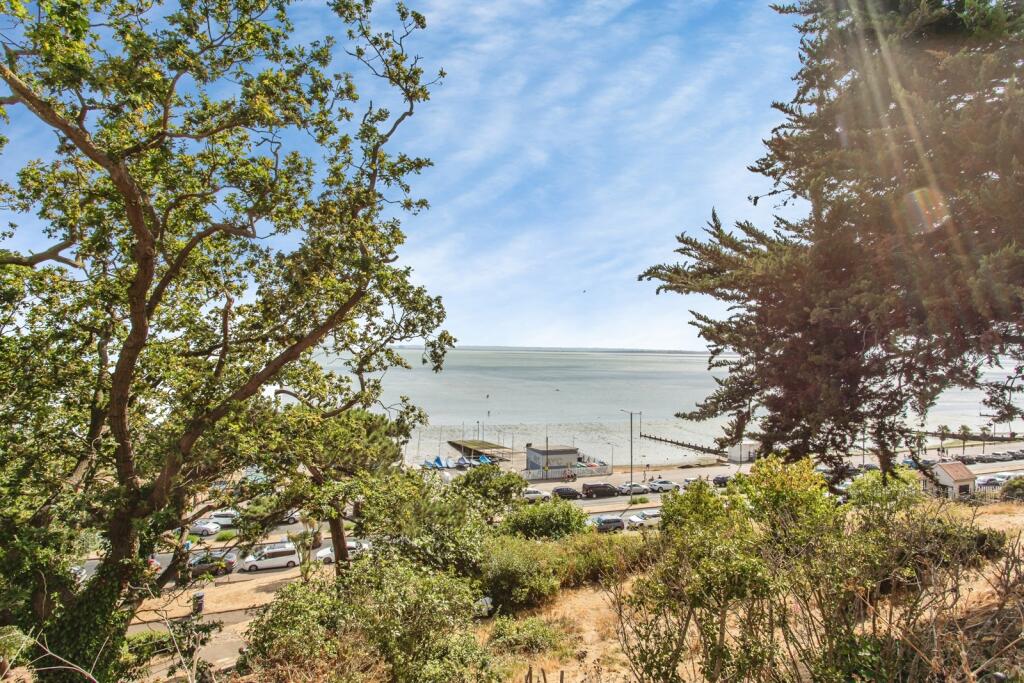 House in Southend-on-Sea, Essex - More