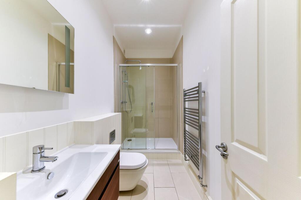 Apartment in London - View 5